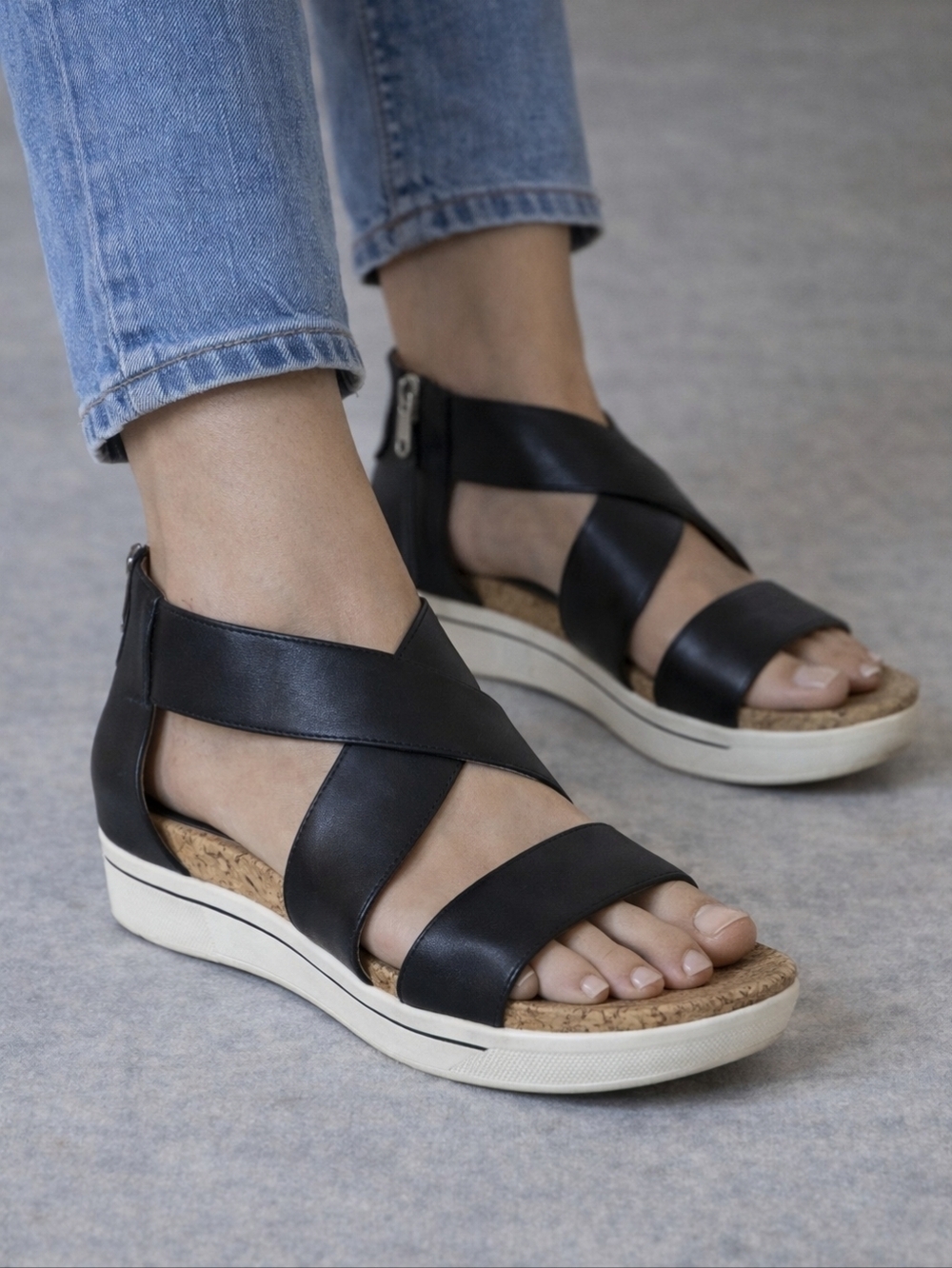 Adrienne Vittadini Sport Claud Sandals 8.5M Black Leather Cork Wedge Platform
